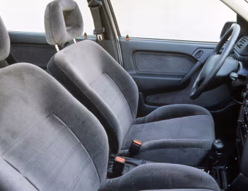 Interior Opel Vectra CD Hatchback (A) '1990–92