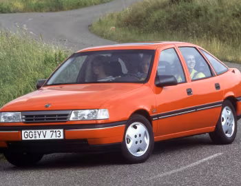 Opel Vectra CD Hatchback (A) '1990–92