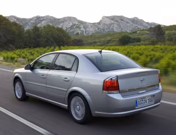 Opel Vectra Sedan (C) '2005–08
