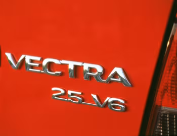 Opel Vectra 2.5 V6 CD Sedan (B) '10.1995–11.1998