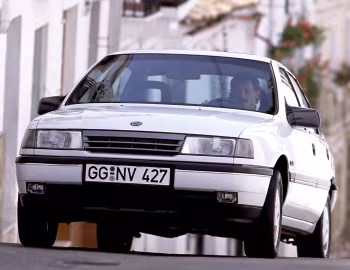 Opel Vectra GLS Sedan (A) '1988–92