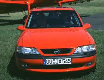 Opel Vectra 2.5 V6 CD Sedan (B) '10.1995–11.1998