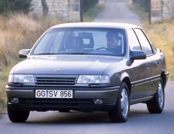 Opel Vectra CD Sedan (A) '1988–92