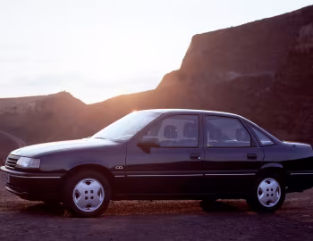 Opel Vectra CD Sedan (A) '1988–92