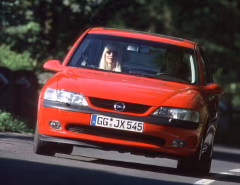 Opel Vectra 2.5 V6 CD Sedan (B) '10.1995–11.1998