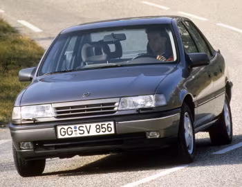 Opel Vectra CD Sedan (A) '1988–92