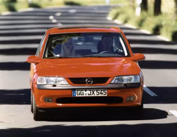 Opel Vectra 2.5 V6 CD Sedan (B) '10.1995–11.1998