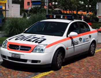 Opel Vectra Sedan Polizia [Switzerland] (C) '2002–05