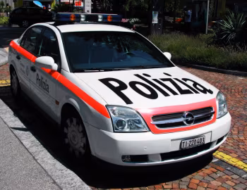 Opel Vectra Sedan Polizia [Switzerland] (C) '2002–05