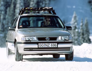 Opel Vectra V6 Sedan (A) '1993–95
