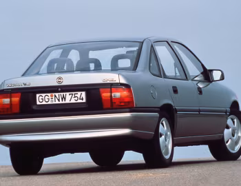Opel Vectra V6 Sedan (A) '1993–95