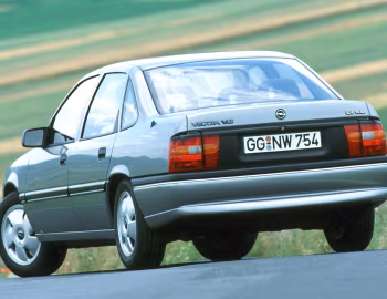 Opel Vectra V6 Sedan (A) '1993–95