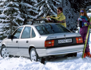 Opel Vectra V6 Sedan (A) '1993–95