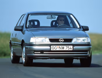 Opel Vectra V6 Sedan (A) '1993–95