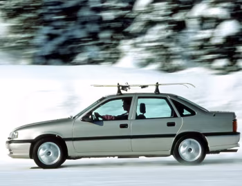 Opel Vectra V6 Sedan (A) '1993–95