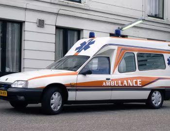 Opel Omega Visser Ambulance Type 1 [Netherlands] (A) '1989–91