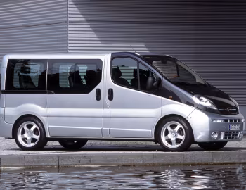 Opel Vivaro 2.5 DTI '02.2003–08.2006