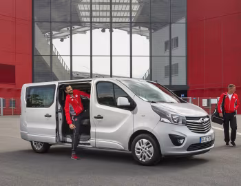 Opel Vivaro Combi BiTurbo mit langem Radstand '2014–19