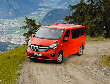 Opel Vivaro Combi BiTurbo mit langem Radstand '2014–19