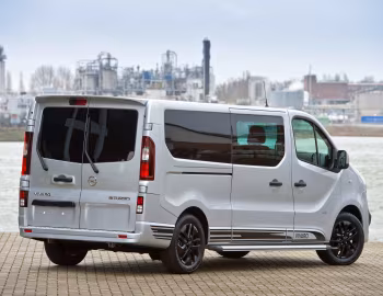 Opel Vivaro Sport Combi BiTurbo LWB '2016–19
