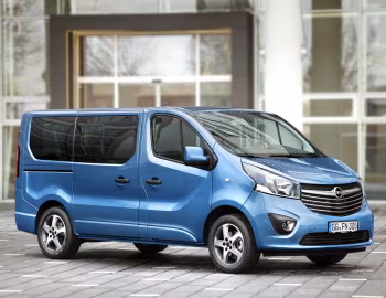 Opel Vivaro Tourer BiTurbo '2015–17