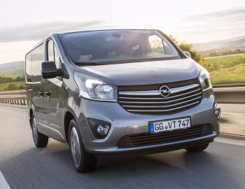 Opel Vivaro Tourer BiTurbo '2017–19
