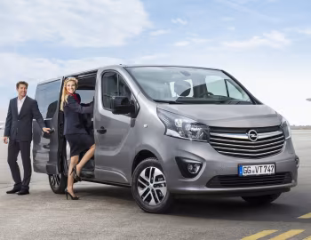 Opel Vivaro Tourer BiTurbo '2017–19