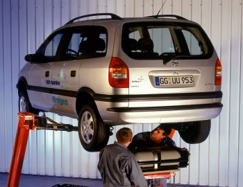 Opel Zafira 1.6 CNG (A) '07.2001–02.2003