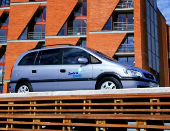 Opel Zafira 1.6 CNG (A) '07.2001–02.2003