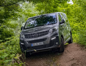 Opel Zafira Life 4×4 [Worldwide] '2019–23