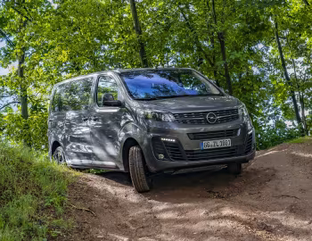 Opel Zafira Life 4×4 [Worldwide] '2019–23