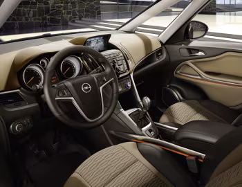 Интерьер Opel Zafira Tourer Turbo (C) '2011–16