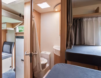 Interior 2018–19 OrangeCamp T 740 EB OHO "Red Chili" '2017–19