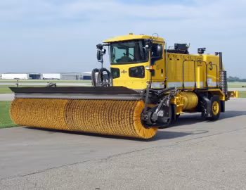 Oshkosh H-Series XF Broom