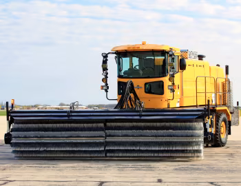 Oshkosh H-Series XF Broom