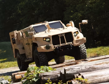 Oshkosh L-ATV '2016–н.в.