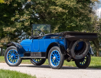 1915 Overland Model 82 7-Passenger Touring