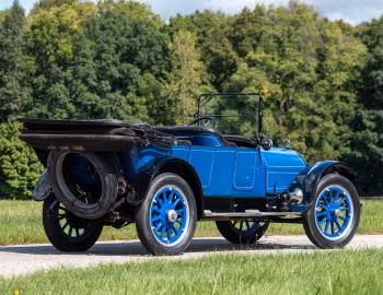 1915 Overland Model 82 7-Passenger Touring