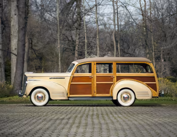1941 Packard 110 DeLuxe Station Wagon by Hercules Body Co. (1900-1463)