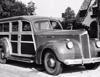 1941 Packard 110 DeLuxe Station Wagon by Hercules Body Co. (1900-1463)