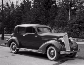 1935 Packard 120 Club Sedan (896)