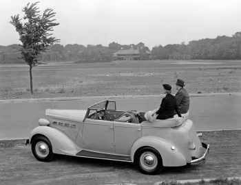 1937 Packard 120 Convertible Sedan (120-C 1097)
