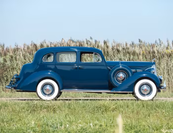 1937 Packard 120 Deluxe Touring Sedan (120-CD 1092CD)