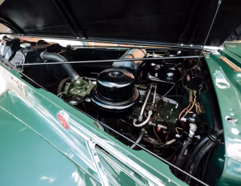 Sob o capô 1941 Packard 180 Custom Super Eight Sport Brougham by LeBaron (1907-1452) '09.1940–41