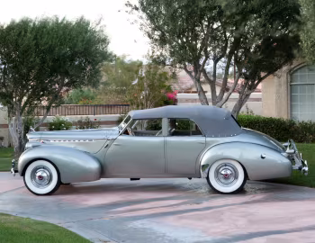 1940 Packard 180 Custom Super Eight Convertible Sedan by Darrin (1807-710)