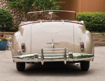 1941 Packard 180 Super Eight Convertible Victoria by Darrin (1906-1429)