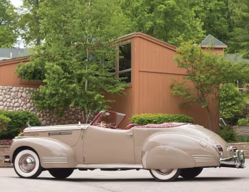 1941 Packard 180 Super Eight Convertible Victoria by Darrin (1906-1429)