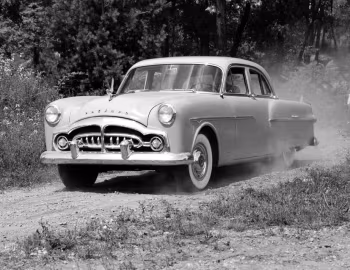 1951 Packard 300 Touring Sedan (2402-2472) '08.1950–51