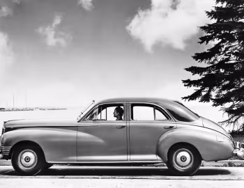 1946 Packard Clipper Touring Sedan (2100-1682)
