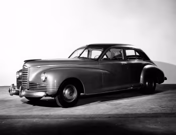 1946 Packard Clipper Touring Sedan (2100-1682)